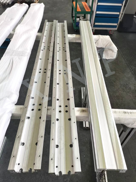 6.5米铝型材cnc加工.jpg